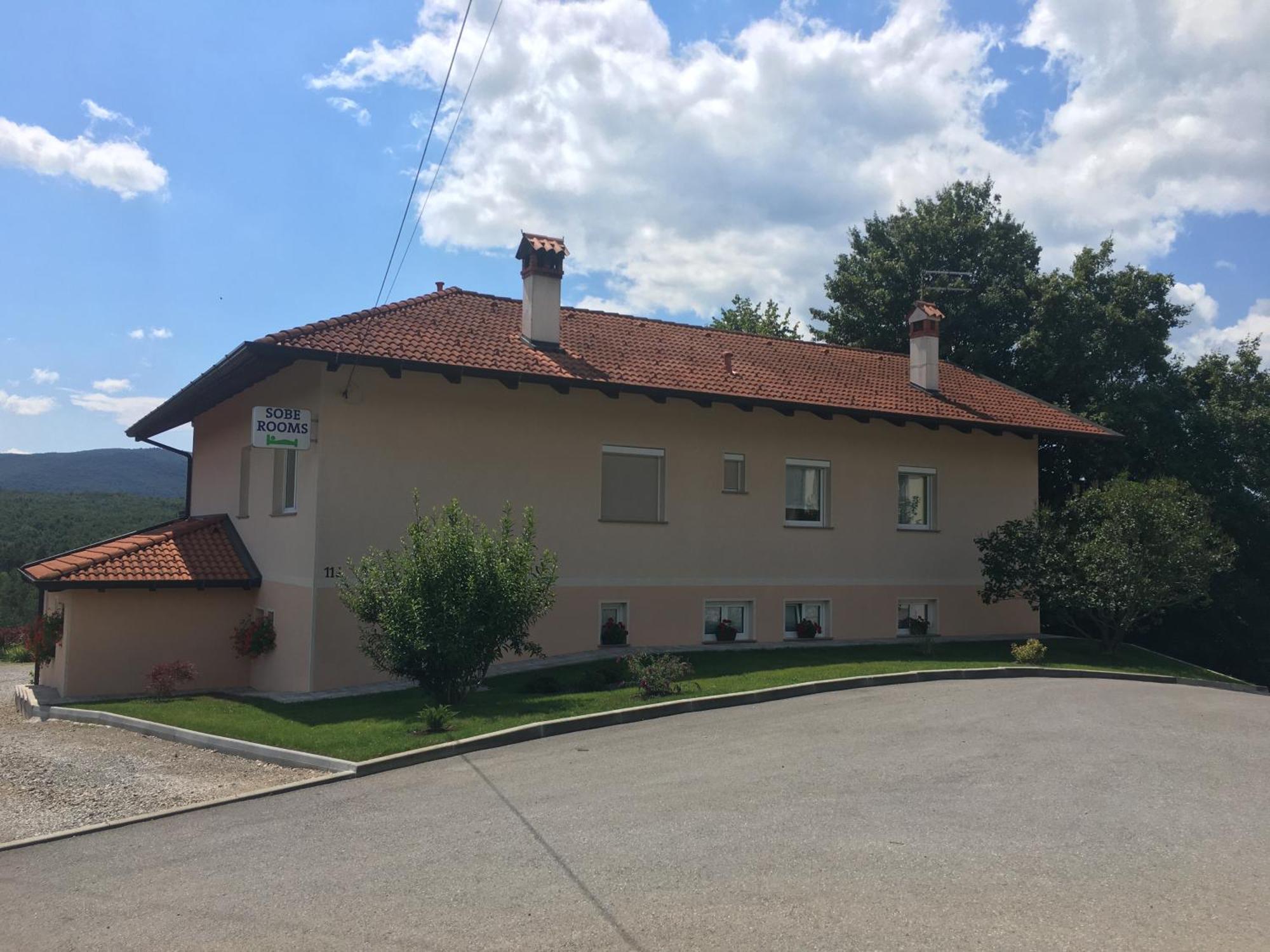 Rooms Sajina Podgrad  ภายนอก รูปภาพ