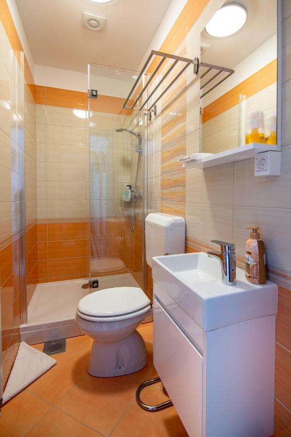Rooms Sajina Podgrad  ภายนอก รูปภาพ