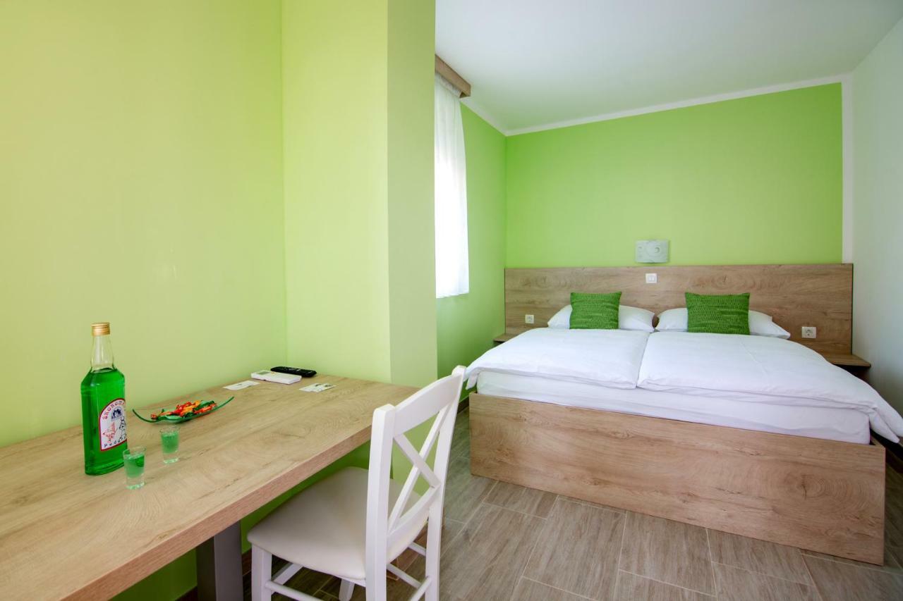 Rooms Sajina Podgrad  ภายนอก รูปภาพ