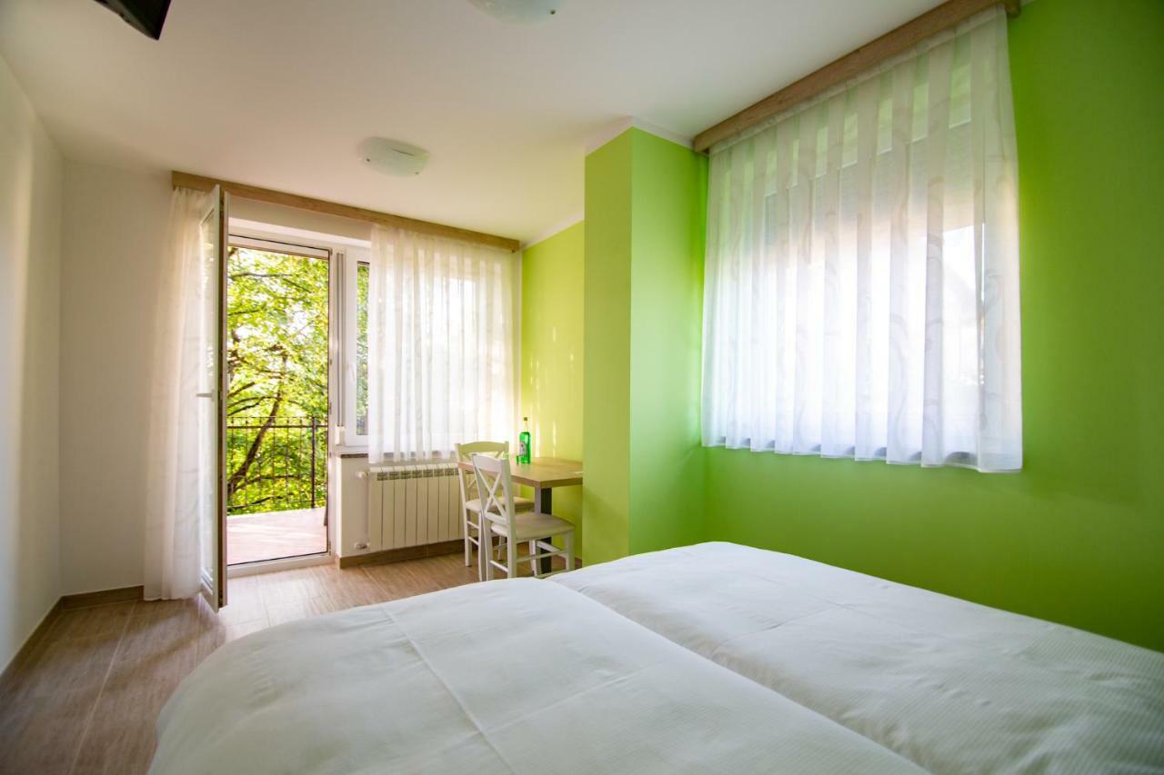 Rooms Sajina Podgrad  ภายนอก รูปภาพ
