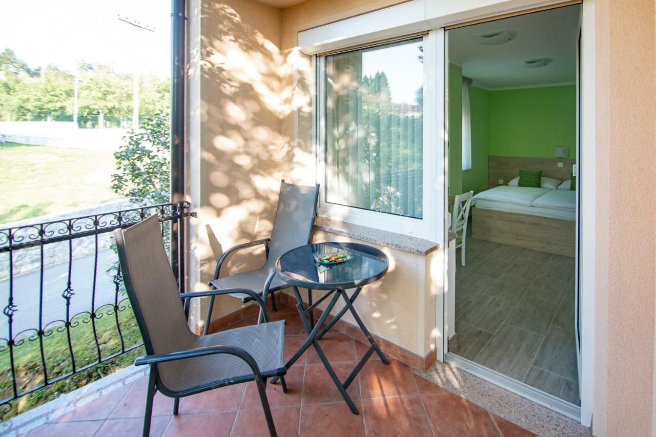 Rooms Sajina Podgrad  ภายนอก รูปภาพ